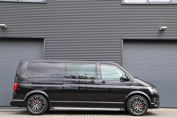 Volkswagen Transporter 2.0 TDI 150 PK L2H1 DC Highline | Marge | BTW & BPM Vrij | ACC | Navigatie | CarPlay | DAB | Trekhaak | Pdc V+A | Dubbel schuifdeur | NAP Logisch | NL Auto