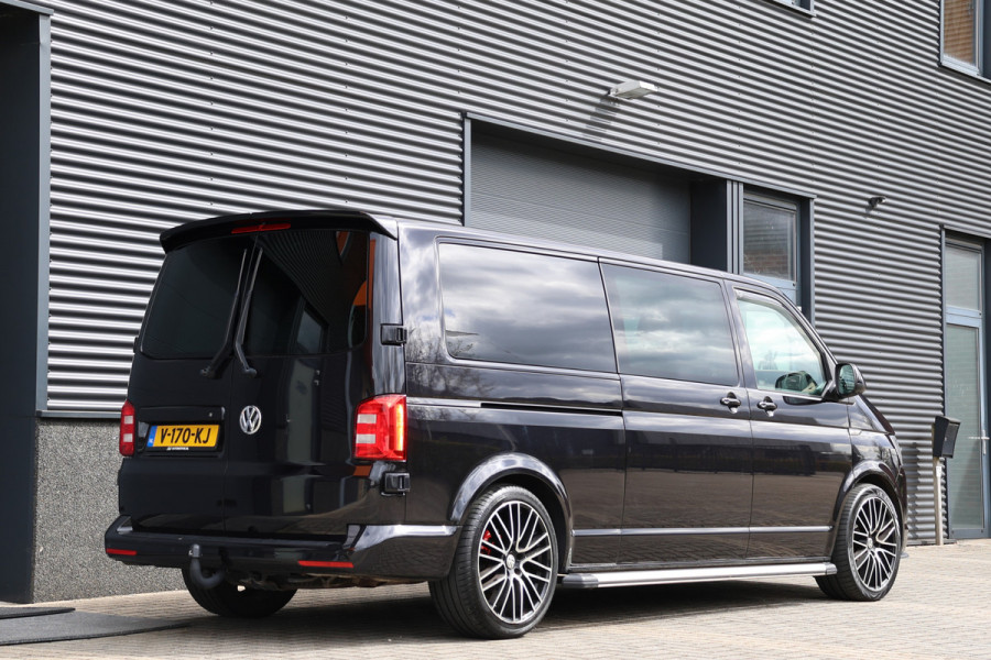 Volkswagen Transporter 2.0 TDI 150 PK L2H1 DC Highline | Marge | BTW & BPM Vrij | ACC | Navigatie | CarPlay | DAB | Trekhaak | Pdc V+A | Dubbel schuifdeur | NAP Logisch | NL Auto