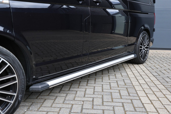 Volkswagen Transporter 2.0 TDI 150 PK L2H1 DC Highline | Marge | BTW & BPM Vrij | ACC | Navigatie | CarPlay | DAB | Trekhaak | Pdc V+A | Dubbel schuifdeur | NAP Logisch | NL Auto