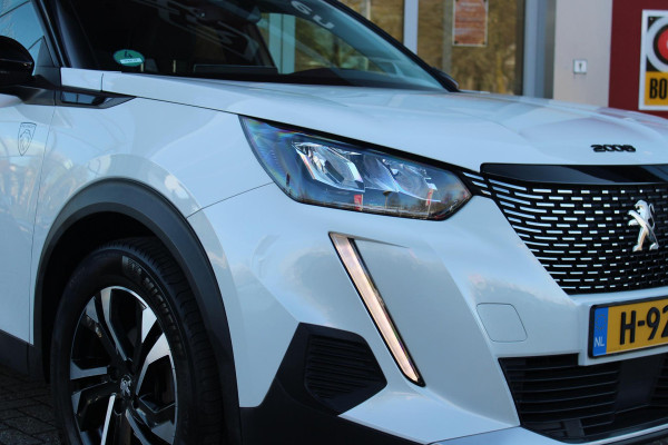 Peugeot 2008 1.2 100PK ALLURE PACK | ACHTERUITRIJ CAMERA | NAVIGATIE | APPLE CARPLAY/ANDROID AUTO | CRUISE CONTROL | DAB+ RADIO | KEYLESS START | CLIMATE CONTROL | ZWART DAK | 3-D COCKPIT | LED KOPLAMPEN | LICHTMETALEN VELGEN 17" |