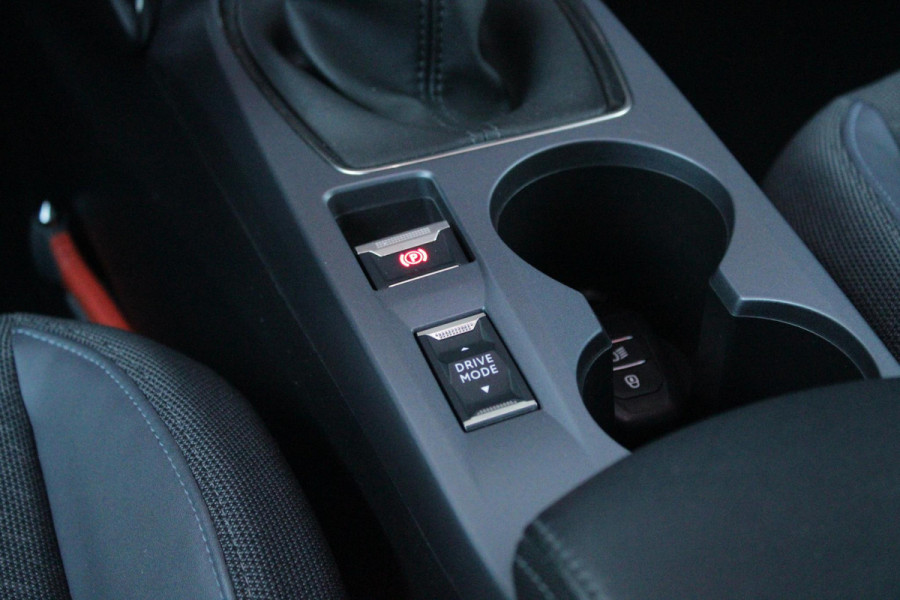 Peugeot 2008 1.2 100PK ALLURE PACK | ACHTERUITRIJ CAMERA | NAVIGATIE | APPLE CARPLAY/ANDROID AUTO | CRUISE CONTROL | DAB+ RADIO | KEYLESS START | CLIMATE CONTROL | ZWART DAK | 3-D COCKPIT | LED KOPLAMPEN | LICHTMETALEN VELGEN 17" |