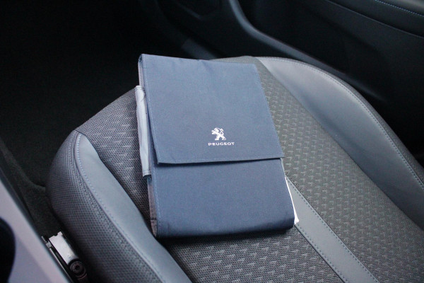 Peugeot 2008 1.2 100PK ALLURE PACK | ACHTERUITRIJ CAMERA | NAVIGATIE | APPLE CARPLAY/ANDROID AUTO | CRUISE CONTROL | DAB+ RADIO | KEYLESS START | CLIMATE CONTROL | ZWART DAK | 3-D COCKPIT | LED KOPLAMPEN | LICHTMETALEN VELGEN 17" |