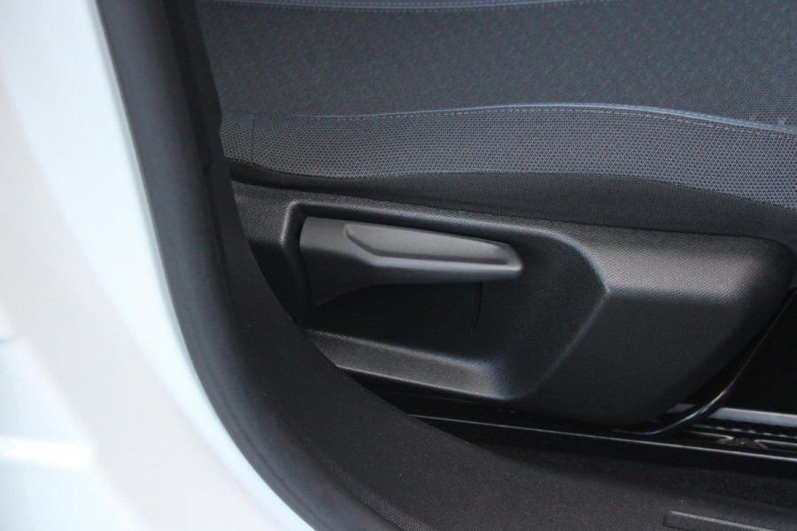 Peugeot 2008 1.2 100PK ALLURE PACK | ACHTERUITRIJ CAMERA | NAVIGATIE | APPLE CARPLAY/ANDROID AUTO | CRUISE CONTROL | DAB+ RADIO | KEYLESS START | CLIMATE CONTROL | ZWART DAK | 3-D COCKPIT | LED KOPLAMPEN | LICHTMETALEN VELGEN 17" |