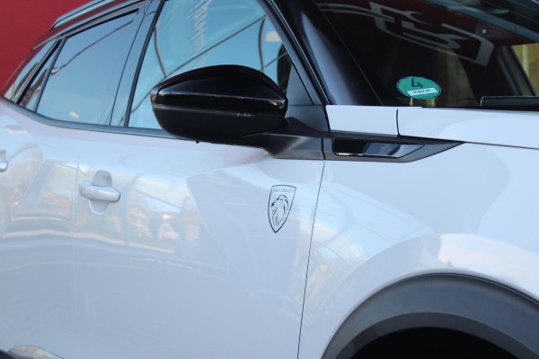 Peugeot 2008 1.2 100PK ALLURE PACK | ACHTERUITRIJ CAMERA | NAVIGATIE | APPLE CARPLAY/ANDROID AUTO | CRUISE CONTROL | DAB+ RADIO | KEYLESS START | CLIMATE CONTROL | ZWART DAK | 3-D COCKPIT | LED KOPLAMPEN | LICHTMETALEN VELGEN 17" |