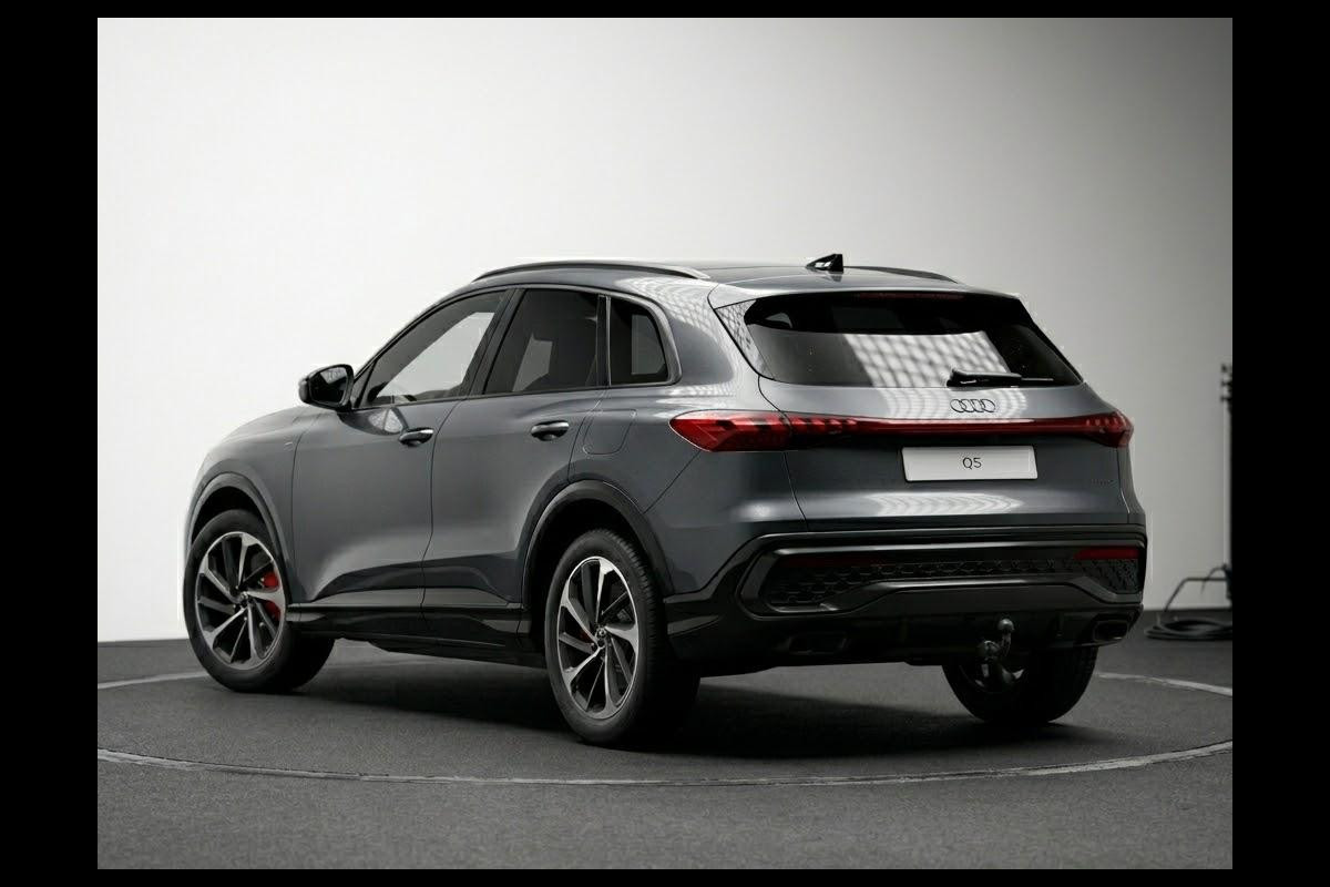 Audi Q5 S edition Competition e-hybrid 367 pk | B&O sound system | Glazen panoramadak | MMI Bijrijdersdisplay | Trekhaak elektrisch wegklapbaar |