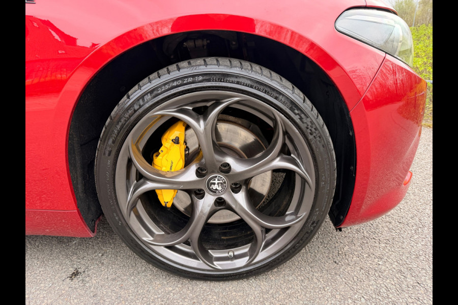 Alfa Romeo Giulia 2.0 T Veloce AWD