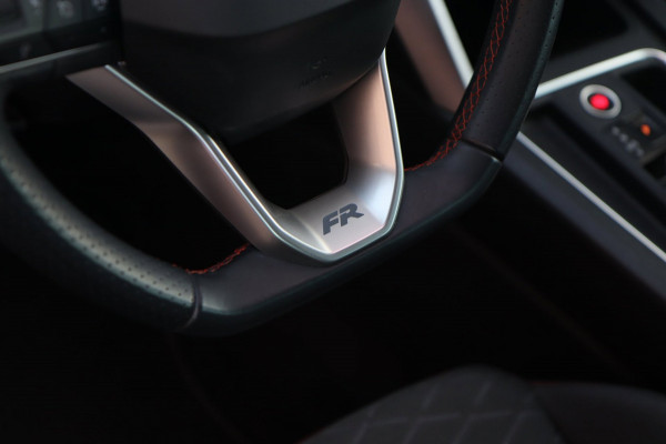 Seat Leon 1.5 eTSI FR / ACC / KEYLESS / CAMERA / SFEERVER. / CARPLAY