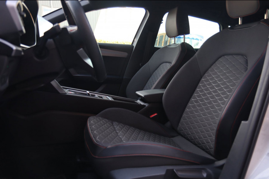 Seat Leon 1.5 eTSI FR / ACC / KEYLESS / CAMERA / SFEERVER. / CARPLAY