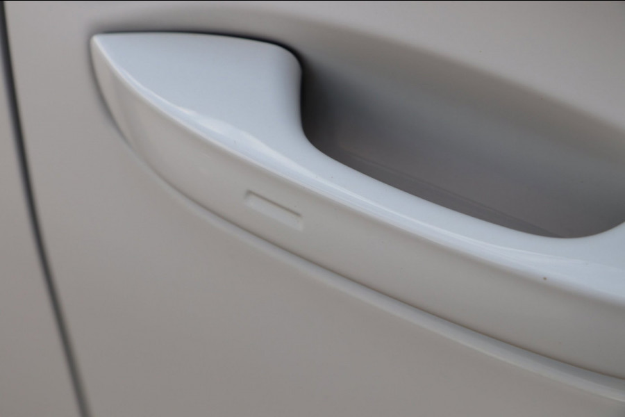 Seat Leon 1.5 eTSI FR / ACC / KEYLESS / CAMERA / SFEERVER. / CARPLAY