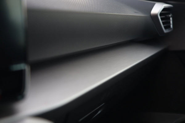 Seat Leon 1.5 eTSI FR / ACC / KEYLESS / CAMERA / SFEERVER. / CARPLAY