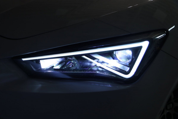 Seat Leon 1.5 eTSI FR / ACC / KEYLESS / CAMERA / SFEERVER. / CARPLAY