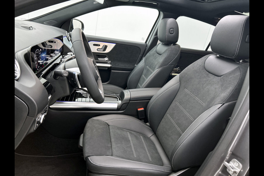 Mercedes-Benz GLA 250 e Business Solution AMG | Premium Plus pakket | Panoramaschuifdak | Kofferdrempel in chroom | Dakrailing | Stuurschakelpaddles | Smartphone Integratie |