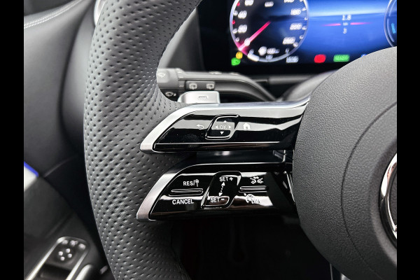 Mercedes-Benz GLA 250 e Business Solution AMG | Premium Plus pakket | Panoramaschuifdak | Kofferdrempel in chroom | Dakrailing | Stuurschakelpaddles | Smartphone Integratie |