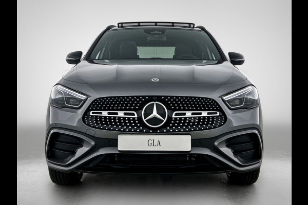 Mercedes-Benz GLA 250 e Business Solution AMG | Premium Plus pakket | Panoramaschuifdak | Kofferdrempel in chroom | Dakrailing | Stuurschakelpaddles | Smartphone Integratie |