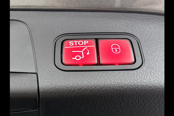 Mercedes-Benz GLA 250 e Business Solution AMG | Premium Plus pakket | Panoramaschuifdak | Kofferdrempel in chroom | Dakrailing | Stuurschakelpaddles | Smartphone Integratie |