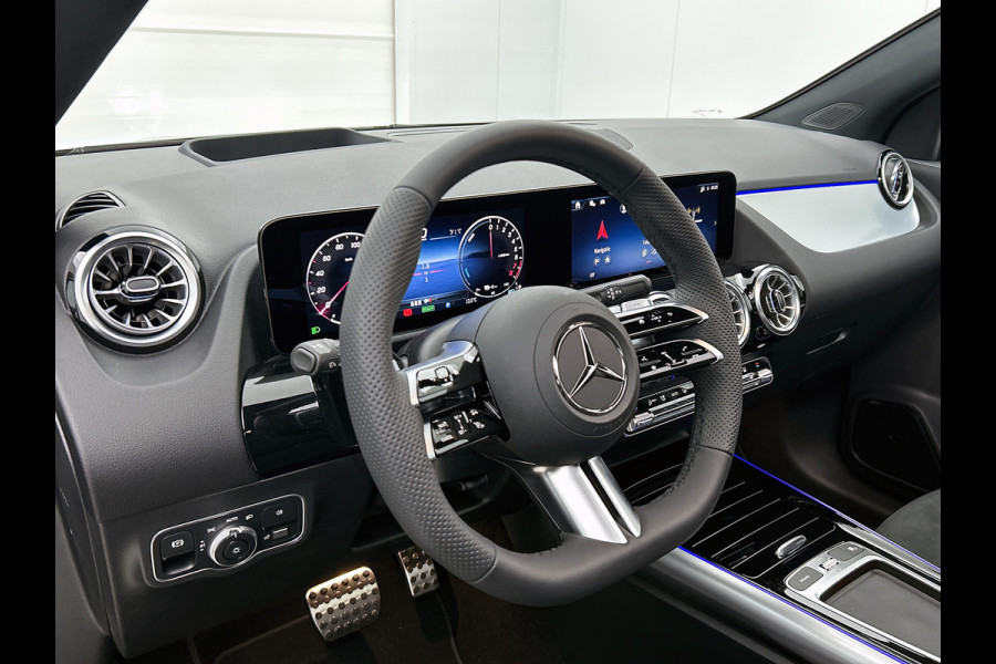 Mercedes-Benz GLA 250 e Business Solution AMG | Premium Plus pakket | Panoramaschuifdak | Kofferdrempel in chroom | Dakrailing | Stuurschakelpaddles | Smartphone Integratie |