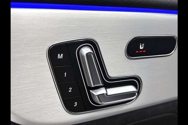 Mercedes-Benz GLA 250 e Business Solution AMG | Premium Plus pakket | Panoramaschuifdak | Kofferdrempel in chroom | Dakrailing | Stuurschakelpaddles | Smartphone Integratie |