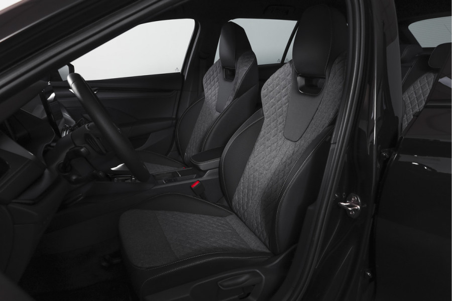 Škoda Octavia Combi 1.5 TSI MHEV 150 PK Sportline Tour | Elek. Trekhaak | Matrix Led | Adapt. Cruise | Winterpakket | 13 inch Navi | Camera | NAV + App. Connect | ECC | Elek. Klep | LM 18" | 1414