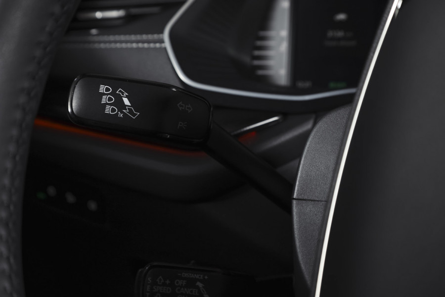 Škoda Octavia Combi 1.5 TSI MHEV 150 PK Sportline Tour | Elek. Trekhaak | Matrix Led | Adapt. Cruise | Winterpakket | 13 inch Navi | Camera | NAV + App. Connect | ECC | Elek. Klep | LM 18" | 1414