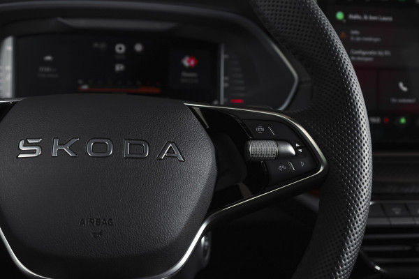 Škoda Octavia Combi 1.5 TSI MHEV 150 PK Sportline Tour | Elek. Trekhaak | Matrix Led | Adapt. Cruise | Winterpakket | 13 inch Navi | Camera | NAV + App. Connect | ECC | Elek. Klep | LM 18" | 1414