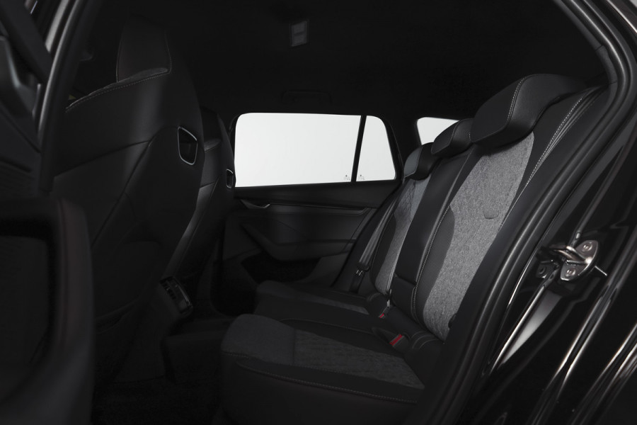 Škoda Octavia Combi 1.5 TSI MHEV 150 PK Sportline Tour | Elek. Trekhaak | Matrix Led | Adapt. Cruise | Winterpakket | 13 inch Navi | Camera | NAV + App. Connect | ECC | Elek. Klep | LM 18" | 1414