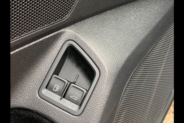 Volkswagen Passat Variant 1.4 TSI PHEV GTE Business €14850 NETTO LUXE UITVOERING TREKHAAK