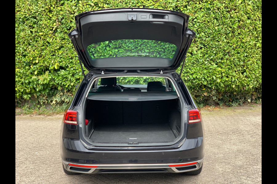 Volkswagen Passat Variant 1.4 TSI PHEV GTE Business €14850 NETTO LUXE UITVOERING TREKHAAK