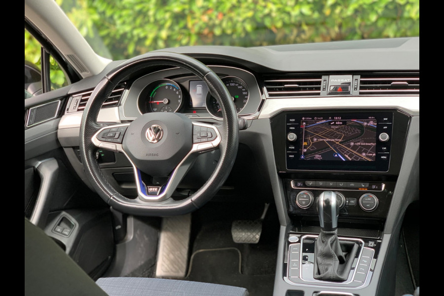 Volkswagen Passat Variant 1.4 TSI PHEV GTE Business €14850 NETTO LUXE UITVOERING TREKHAAK