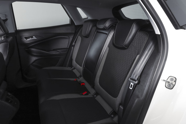 Opel Grandland X 1.2 Turbo 130 PK Innovation Orig. NL | Elek. Klep | Cruise | PDC | Camera | NAV+App. Connect | ECC | LM 18" |