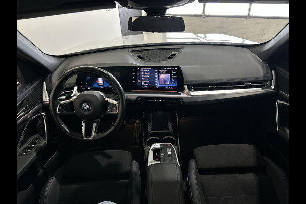 BMW iX1 xDrive30 67 kWh M Sport Edition Sportstoelen Soh (batterijcheck) Waarde 98,3 %