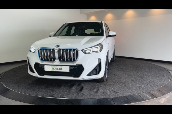 BMW iX1 xDrive30 67 kWh M Sport Edition Sportstoelen Soh (batterijcheck) Waarde 98,3 %