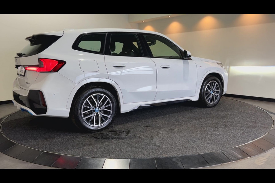 BMW iX1 xDrive30 67 kWh M Sport Edition Sportstoelen Soh (batterijcheck) Waarde 98,3 %