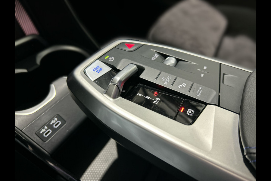 BMW iX1 xDrive30 67 kWh M Sport Edition Sportstoelen Soh (batterijcheck) Waarde 98,3 %