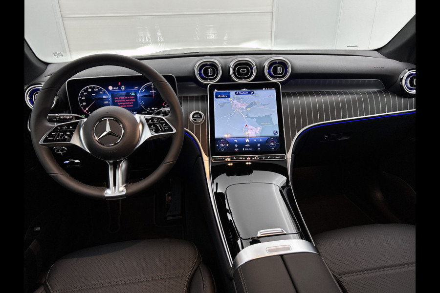 Mercedes-Benz GLC 300e 4MATIC Business Solution Luxury | Comfortpakket Plus | Parkeerpakket met 360°-camera | Trekhaak | DISTRONIC | Panoramaschuifdak | THERMATIC |