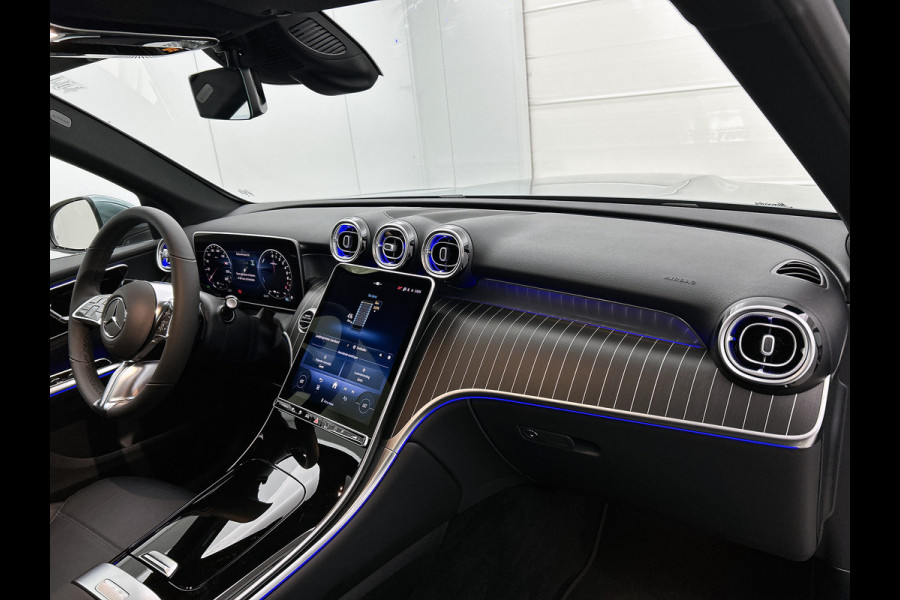 Mercedes-Benz GLC 300e 4MATIC Business Solution Luxury | Comfortpakket Plus | Parkeerpakket met 360°-camera | Trekhaak | DISTRONIC | Panoramaschuifdak | THERMATIC |