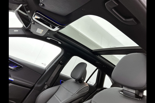 Mercedes-Benz GLC 300e 4MATIC Business Solution Luxury | Comfortpakket Plus | Parkeerpakket met 360°-camera | Trekhaak | DISTRONIC | Panoramaschuifdak | THERMATIC |