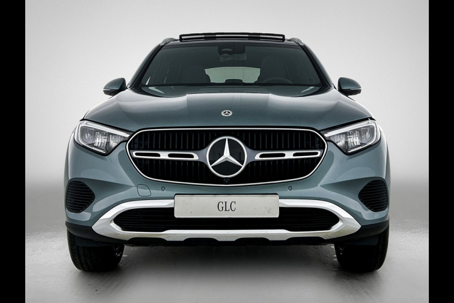 Mercedes-Benz GLC 300e 4MATIC Business Solution Luxury | Comfortpakket Plus | Parkeerpakket met 360°-camera | Trekhaak | DISTRONIC | Panoramaschuifdak | THERMATIC |