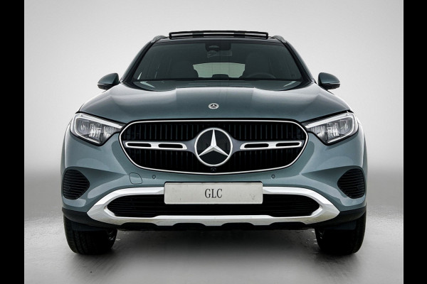 Mercedes-Benz GLC 300e 4MATIC Business Solution Luxury | Comfortpakket Plus | Parkeerpakket met 360°-camera | Trekhaak | DISTRONIC | Panoramaschuifdak | THERMATIC |