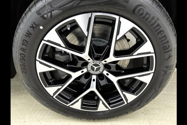 Mercedes-Benz GLC 300e 4MATIC Business Solution Luxury | Comfortpakket Plus | Parkeerpakket met 360°-camera | Trekhaak | DISTRONIC | Panoramaschuifdak | THERMATIC |