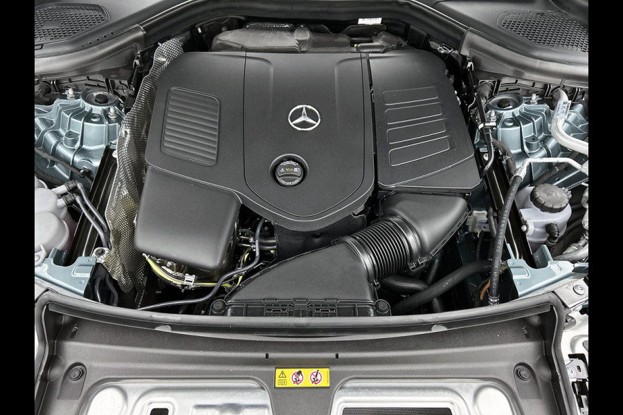 Mercedes-Benz GLC 300e 4MATIC Business Solution Luxury | Comfortpakket Plus | Parkeerpakket met 360°-camera | Trekhaak | DISTRONIC | Panoramaschuifdak | THERMATIC |