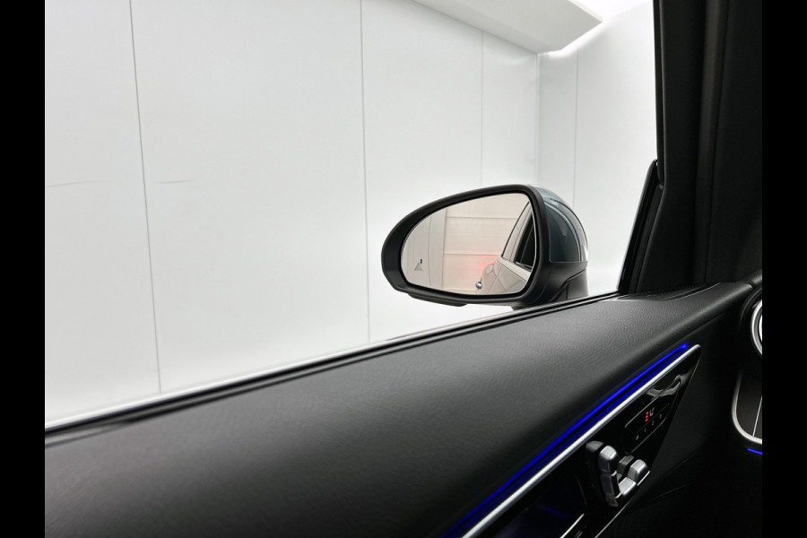 Mercedes-Benz GLC 300e 4MATIC Business Solution Luxury | Comfortpakket Plus | Parkeerpakket met 360°-camera | Trekhaak | DISTRONIC | Panoramaschuifdak | THERMATIC |