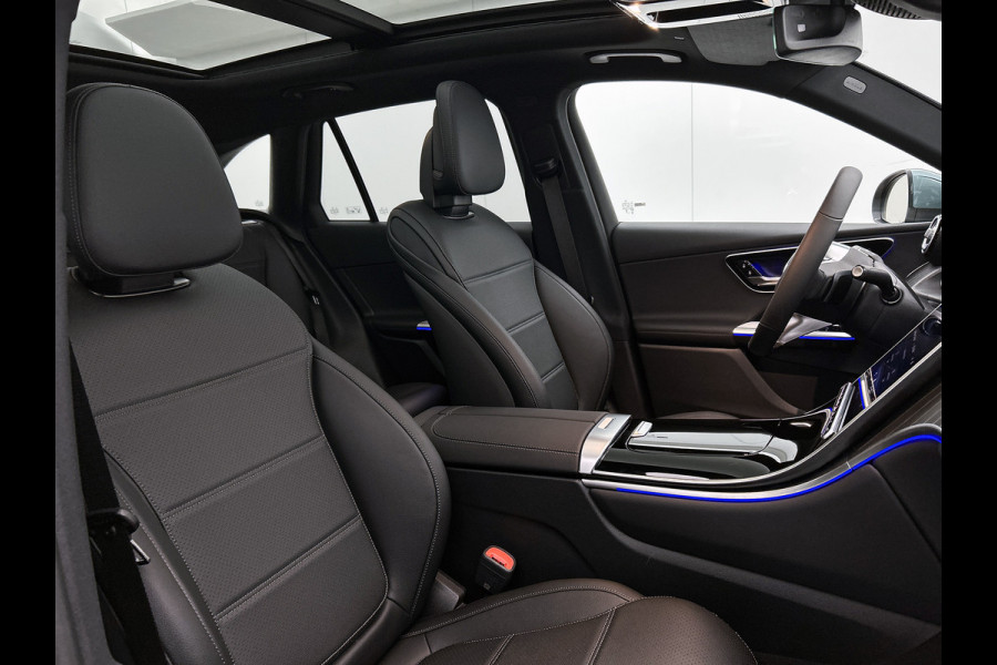 Mercedes-Benz GLC 300e 4MATIC Business Solution Luxury | Comfortpakket Plus | Parkeerpakket met 360°-camera | Trekhaak | DISTRONIC | Panoramaschuifdak | THERMATIC |