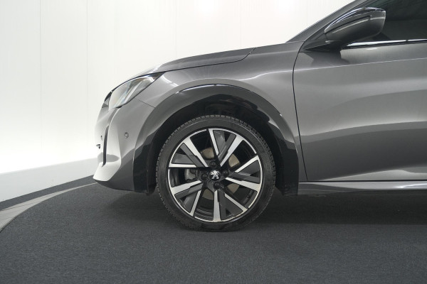 Peugeot 208 PureTech 100 EAT8 GT | Camera | Dodehoekdetectie | Navigatie | Apple Carplay
