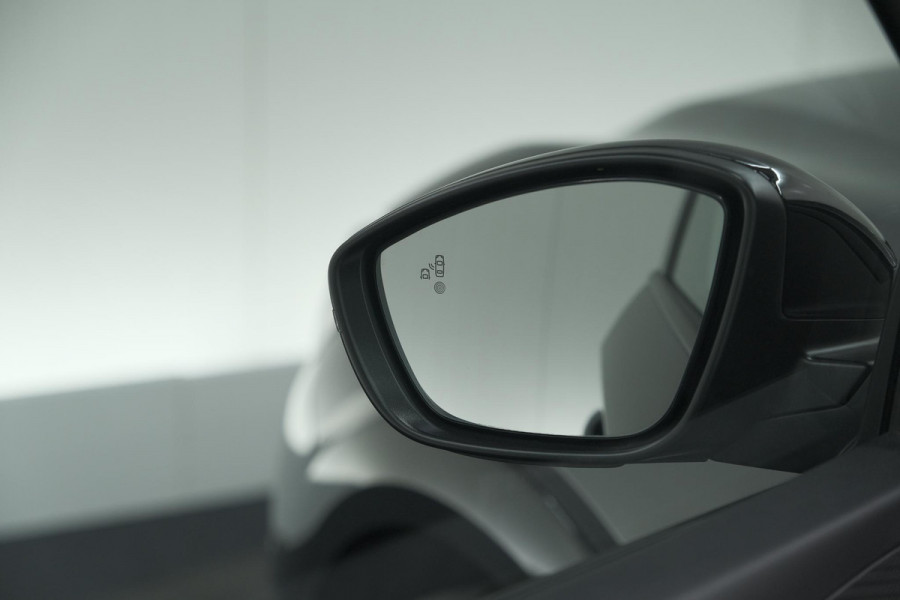 Peugeot 208 PureTech 100 EAT8 GT | Camera | Dodehoekdetectie | Navigatie | Apple Carplay