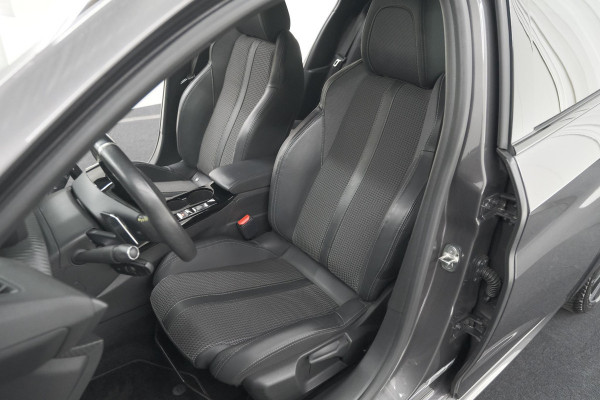 Peugeot 208 PureTech 100 EAT8 GT | Camera | Dodehoekdetectie | Navigatie | Apple Carplay