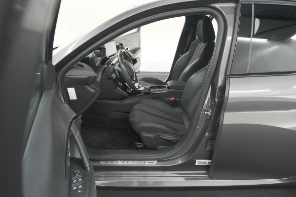 Peugeot 208 PureTech 100 EAT8 GT | Camera | Dodehoekdetectie | Navigatie | Apple Carplay