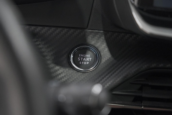 Peugeot 208 PureTech 100 EAT8 GT | Camera | Dodehoekdetectie | Navigatie | Apple Carplay