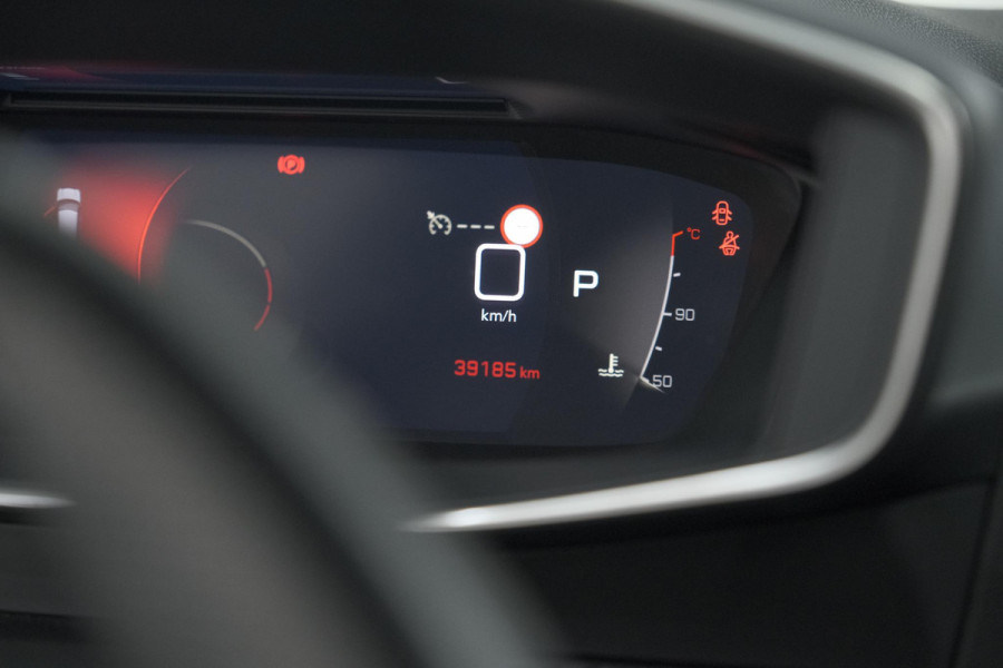 Peugeot 208 PureTech 100 EAT8 GT | Camera | Dodehoekdetectie | Navigatie | Apple Carplay