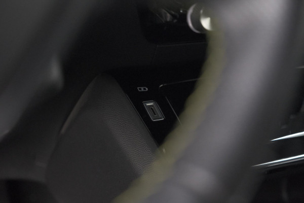 Peugeot 208 PureTech 100 EAT8 GT | Camera | Dodehoekdetectie | Navigatie | Apple Carplay