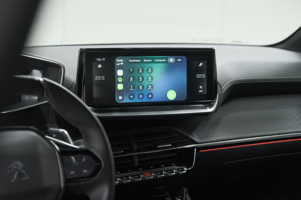Peugeot 208 PureTech 100 EAT8 GT | Camera | Dodehoekdetectie | Navigatie | Apple Carplay